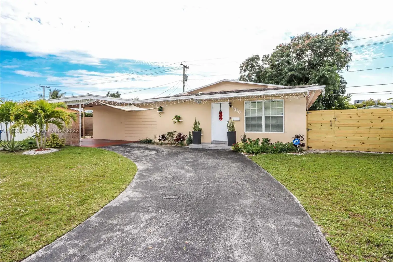 1310 NW 171st St, Miami Gardens FL 33169