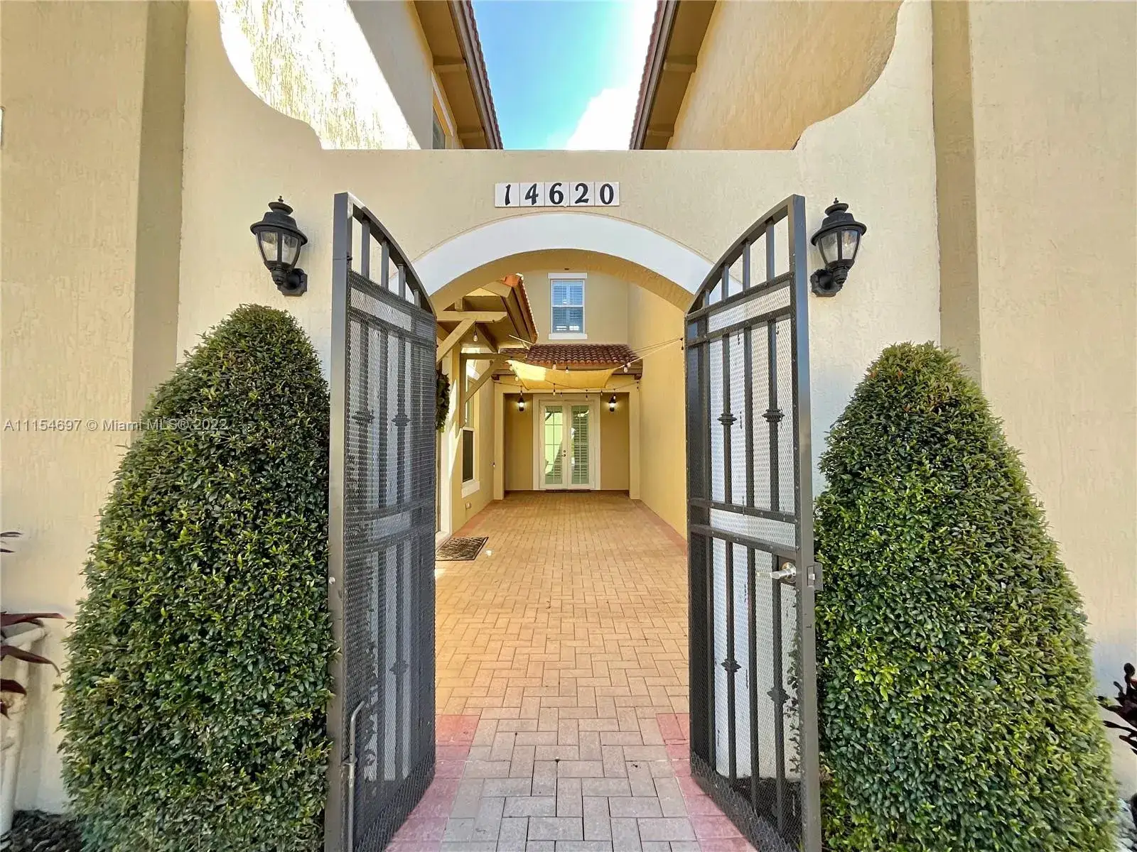 4 bedroom 3 bath Residential Lease for rent at 14620 SW 15th St, Pembroke Pines FL 33027