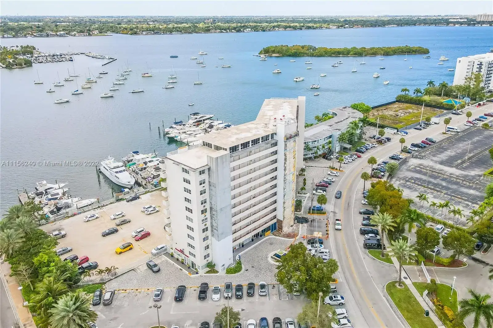 1 bedroom 1 bath Residential for sale at 7904 west dr # 417, North Bay Village FL 33141