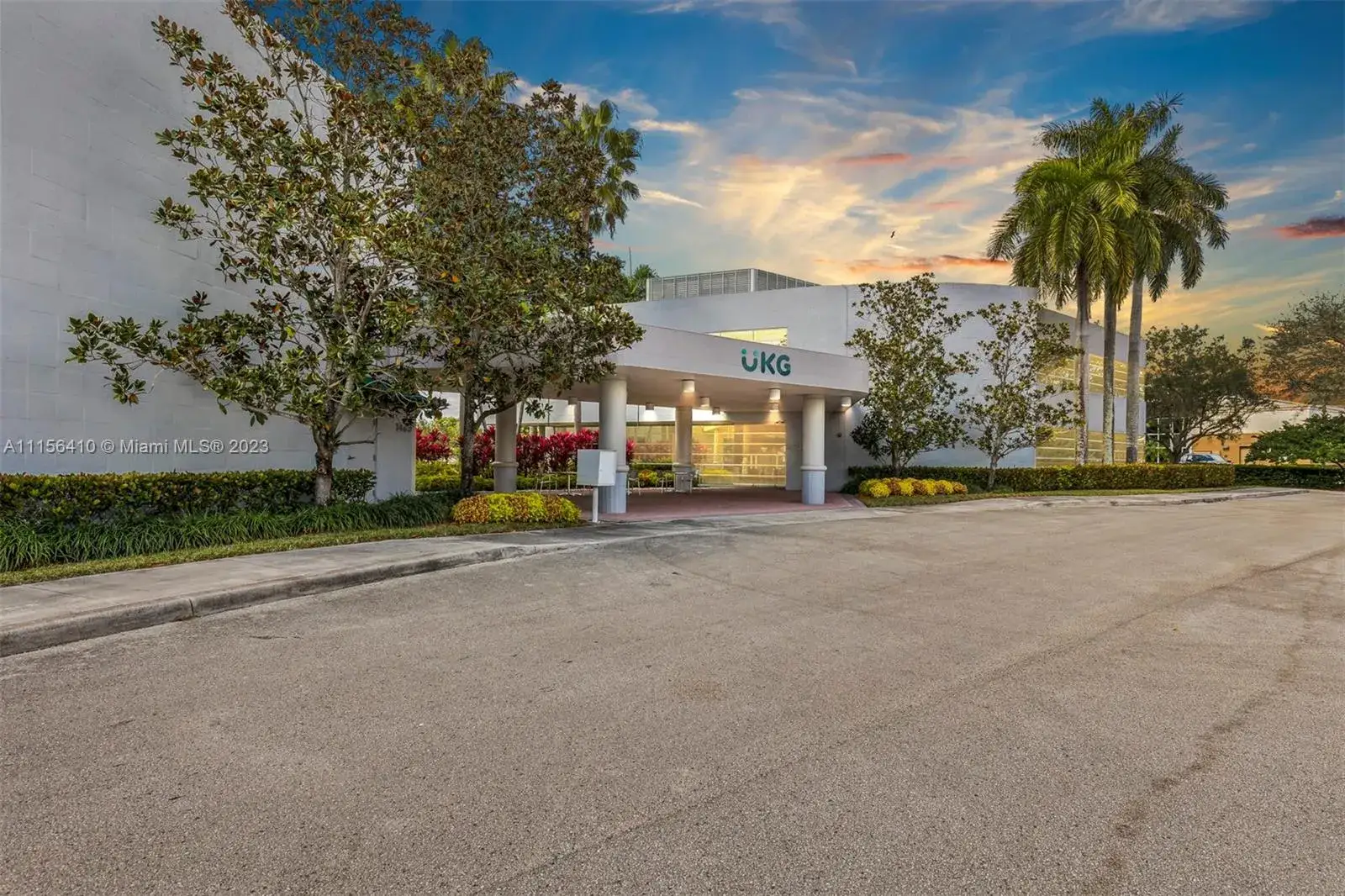 Commercial Sale for sale at 1455 N Park Dr, Weston FL 33326