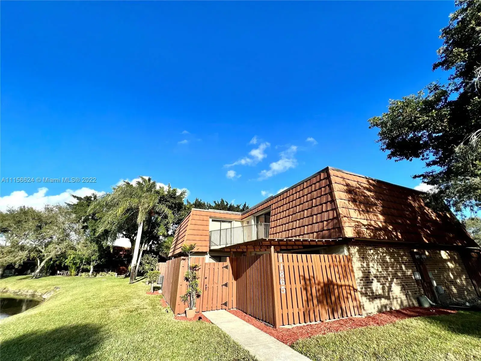 3 bedroom 2 bath Residential for sale at 11865 SW 13th Ct, Davie FL 33325