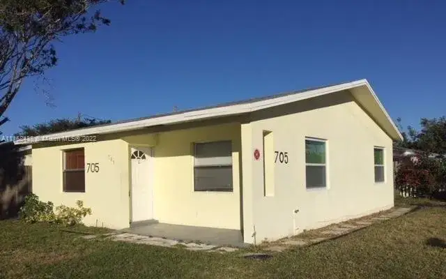 3 bedroom 1 bath Residential Lease for rent at 705 W Mango St # C, Lantana FL 33462