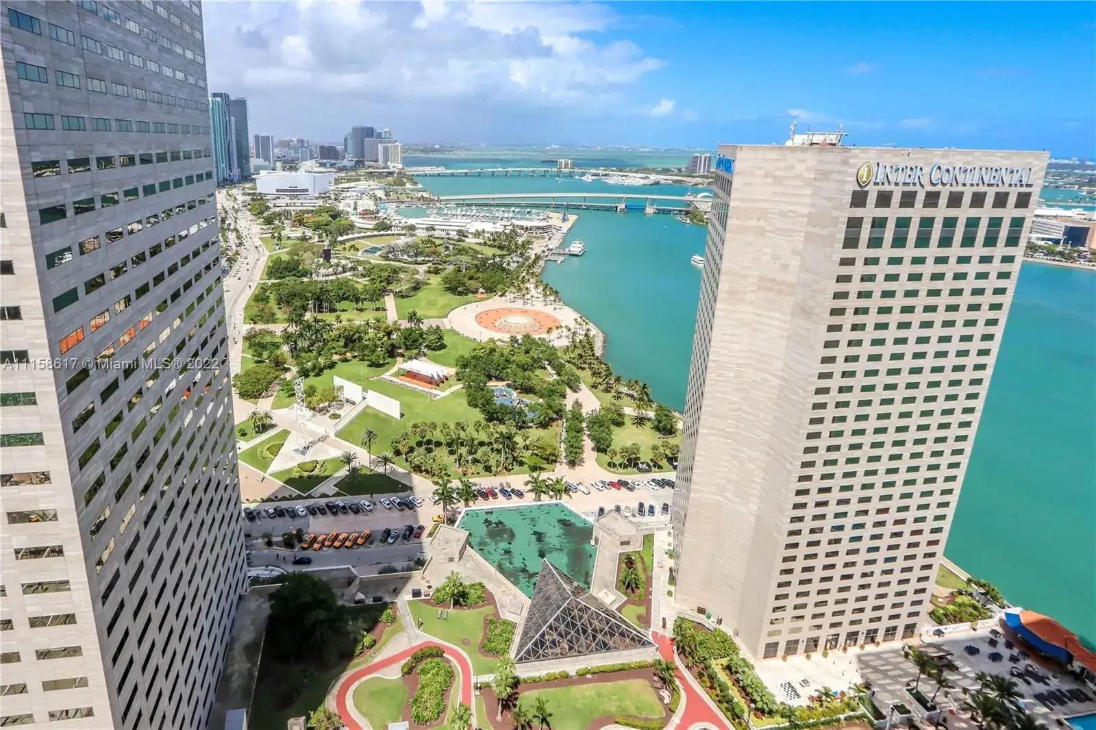 1 bedroom 1 bath Residential for sale at 325 S Biscayne Blvd # 3918, Miami FL 33131