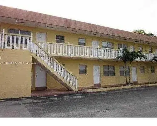 1 bedroom 1 bath Residential Lease for rent at 3265 Griffin Rd # 103, Dania Beach FL 33312