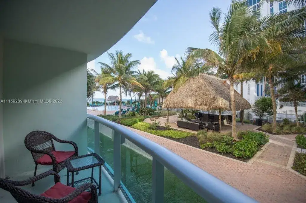 1 bedroom 1 bath Residential for sale at 3901 S Ocean Dr # 1H, Hollywood FL 33019