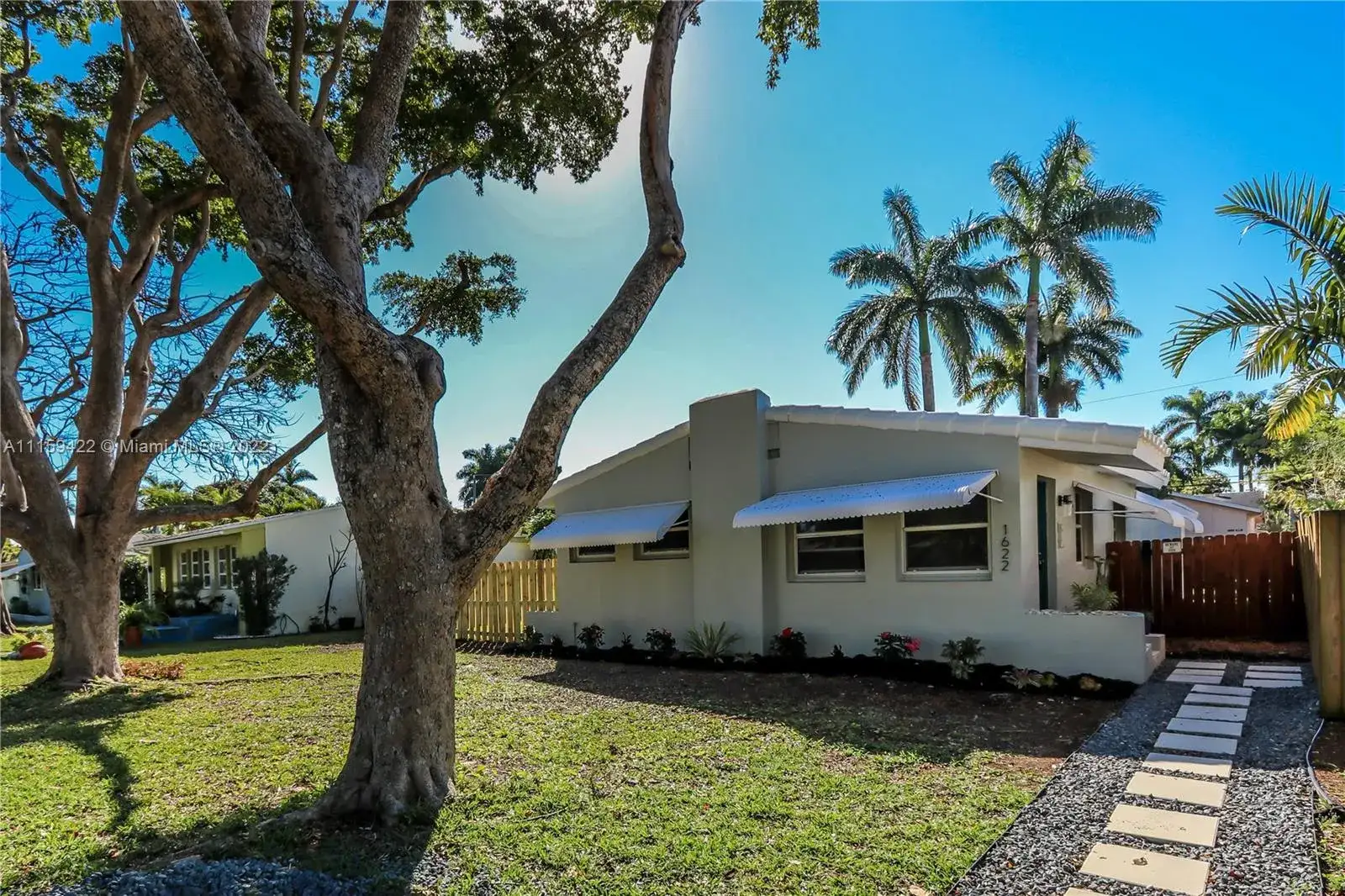 2 bedroom 1 bath Residential Lease for rent at 1622 Wiley St, Hollywood FL 33020