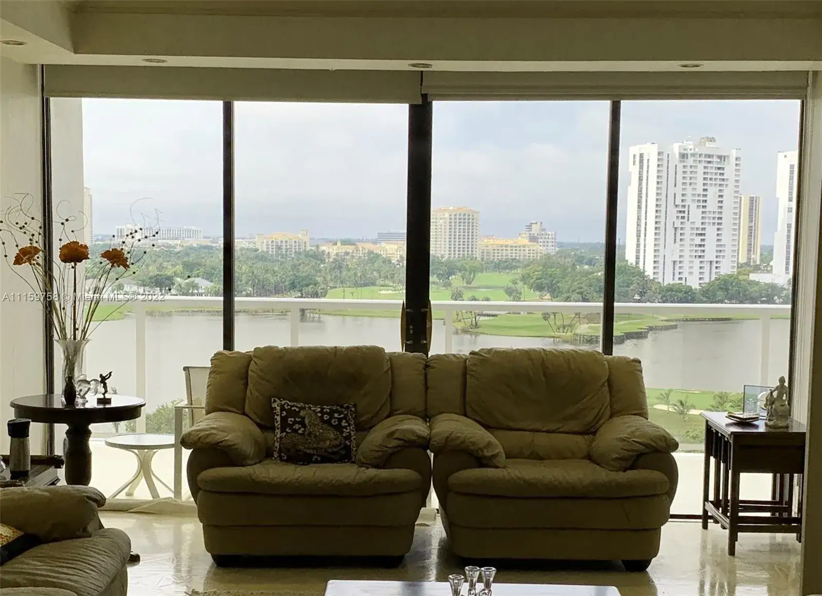 2 bedroom 2 bath Residential for sale at 20281 E Country Club Dr # 811, Aventura FL 33180