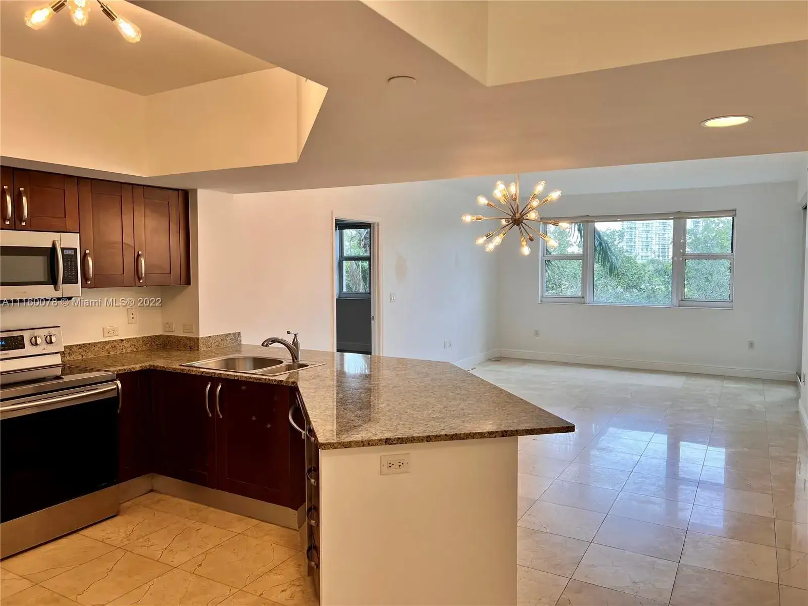 2 bedroom 2 bath Residential for sale at 20000 E Country Club Dr # 314, Aventura FL 33180