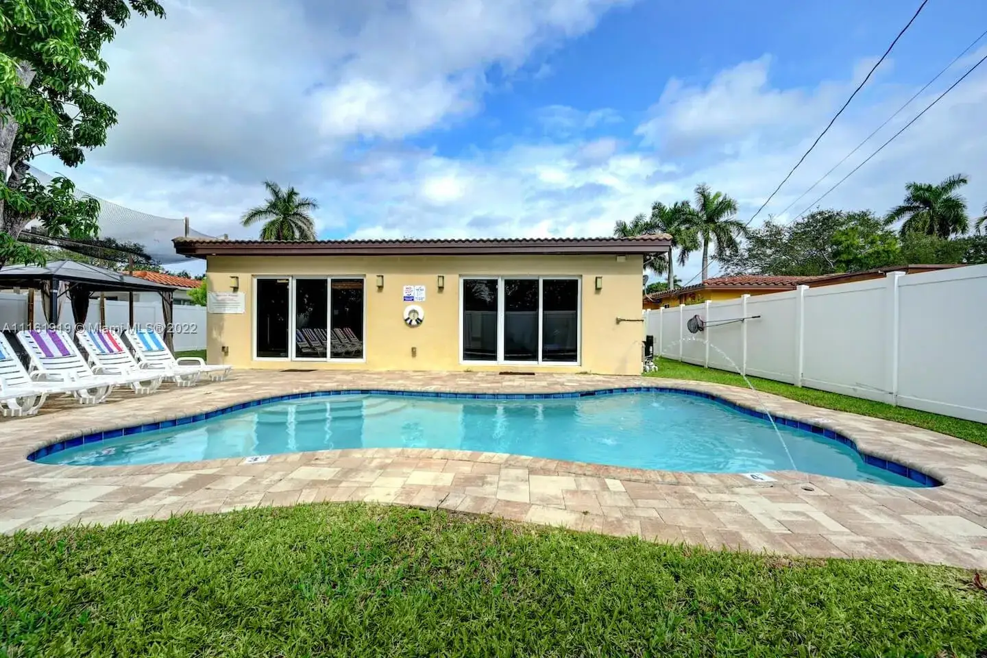 4 bedroom 3 bath Residential Lease for rent at 1318 Washington St, Hollywood FL 33019
