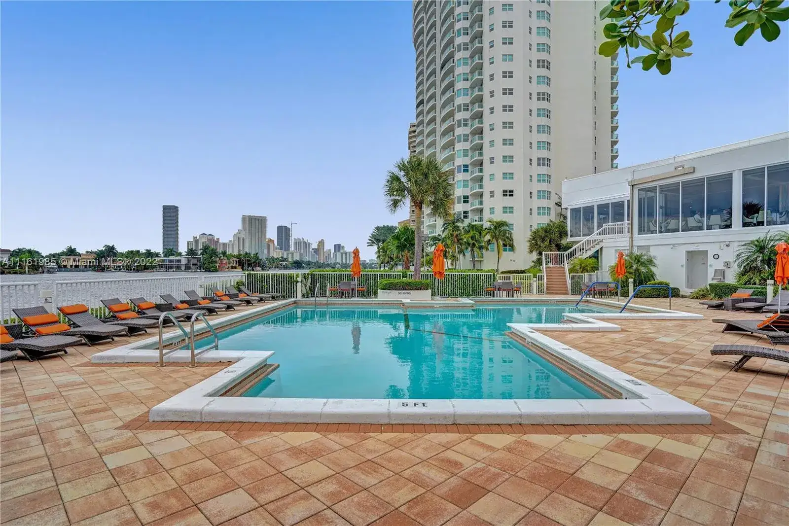 2 bedroom 2 bath Residential for sale at 20281 E Country Club Dr # 511, Aventura FL 33180