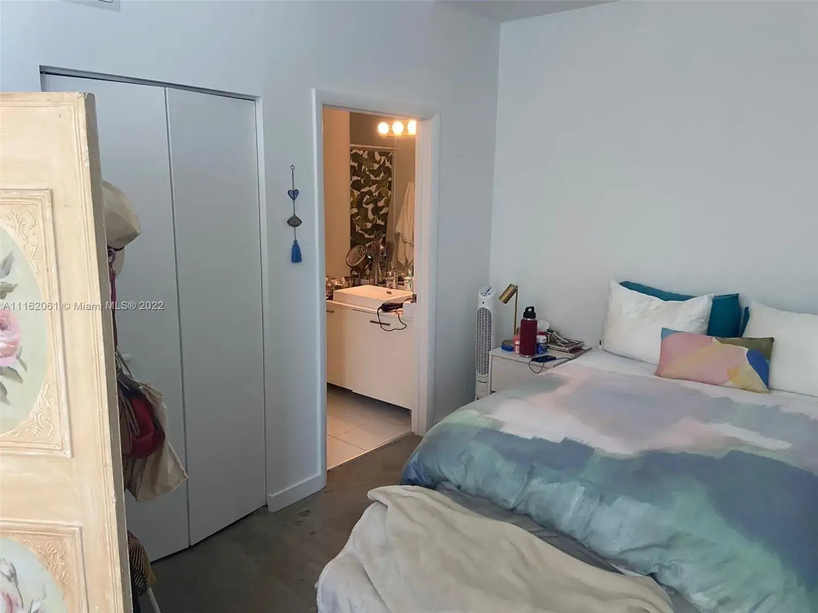 1 bedroom 1 bath Residential for sale at 151 SE 1st St, Miami FL 33131