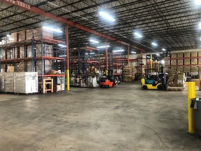 Commercial Sale for sale at 6990 NW 25th St, Miami FL 33122