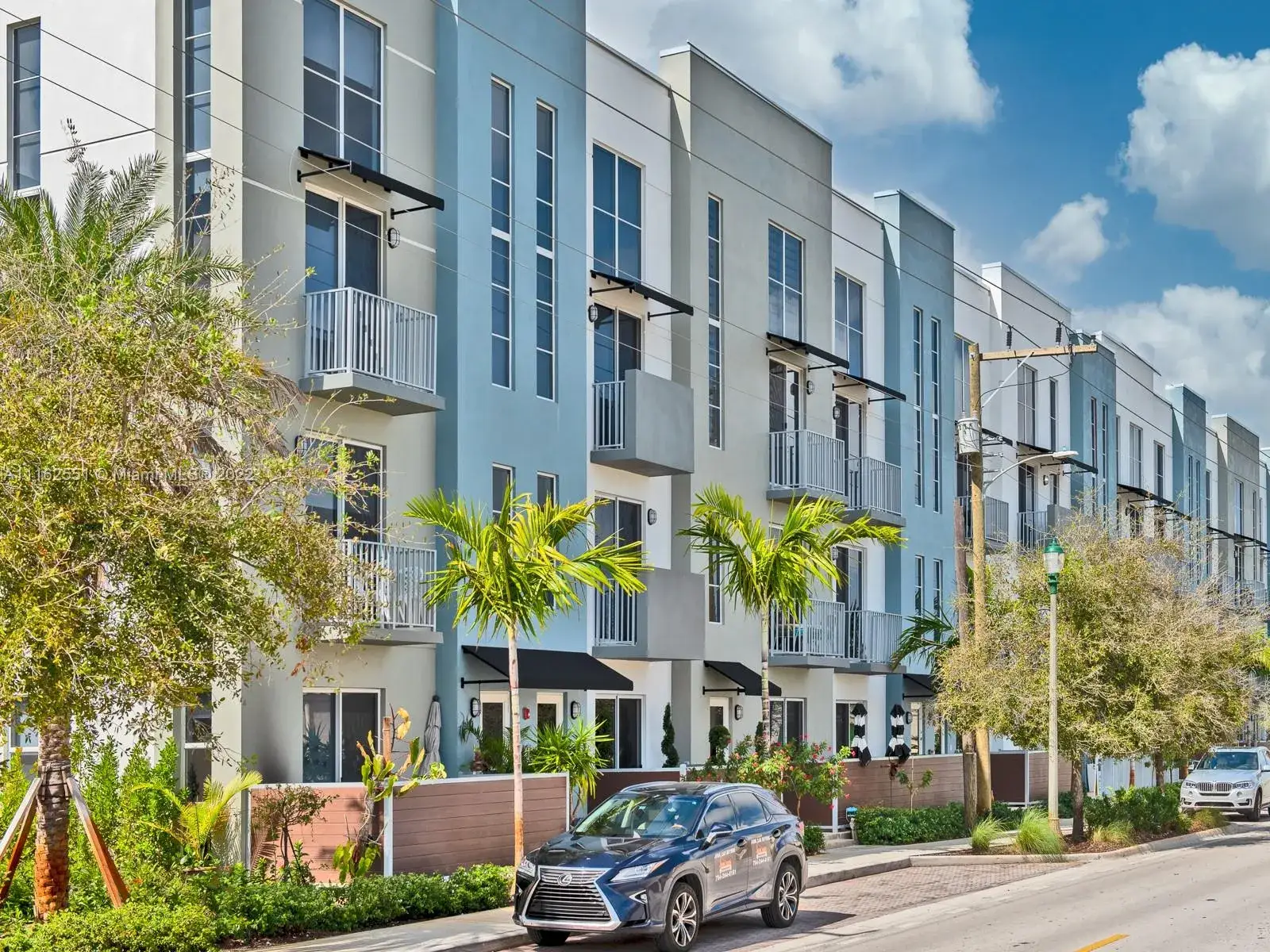 2 bedroom 2 bath Residential for sale at 3455 NE 5th Ave # 1, Oakland Park FL 33334