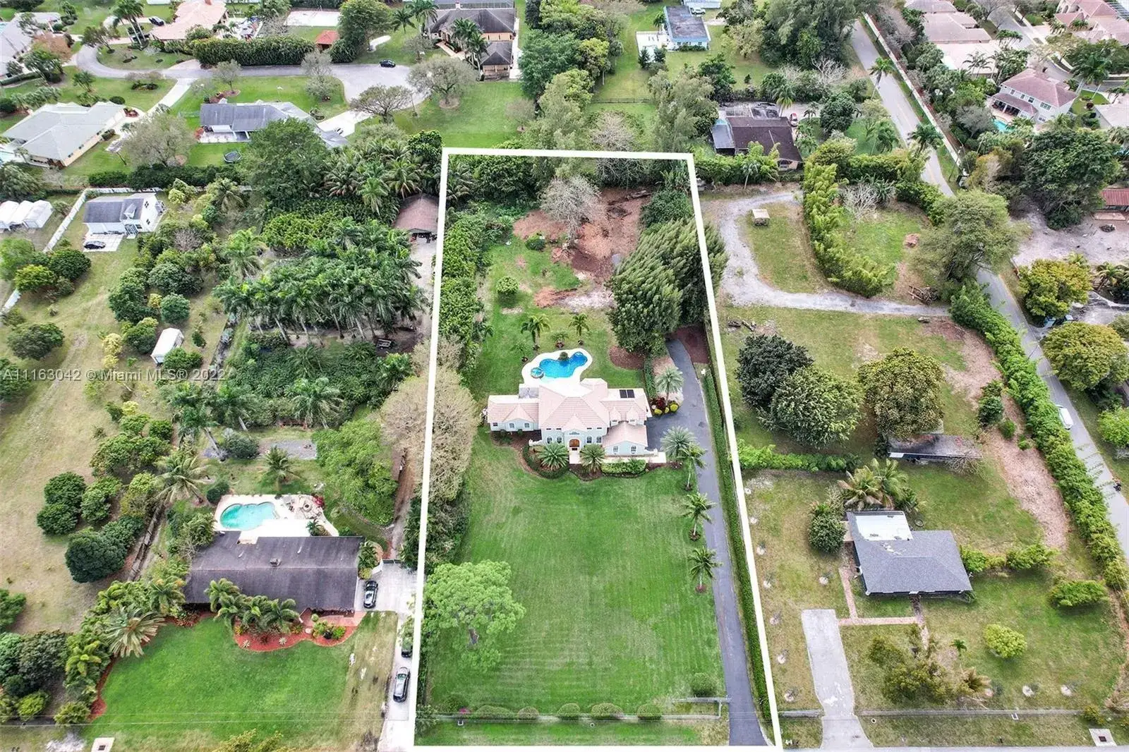 8 bedroom 4 bath Residential Lease for rent at 5100 NW 76th Pl, Fort Lauderdale FL 33073