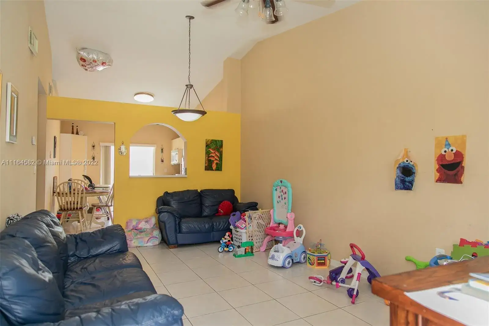 3 bedroom 2 bath Residential for sale at 6962 NW 179th St # 6, Hialeah FL 33015