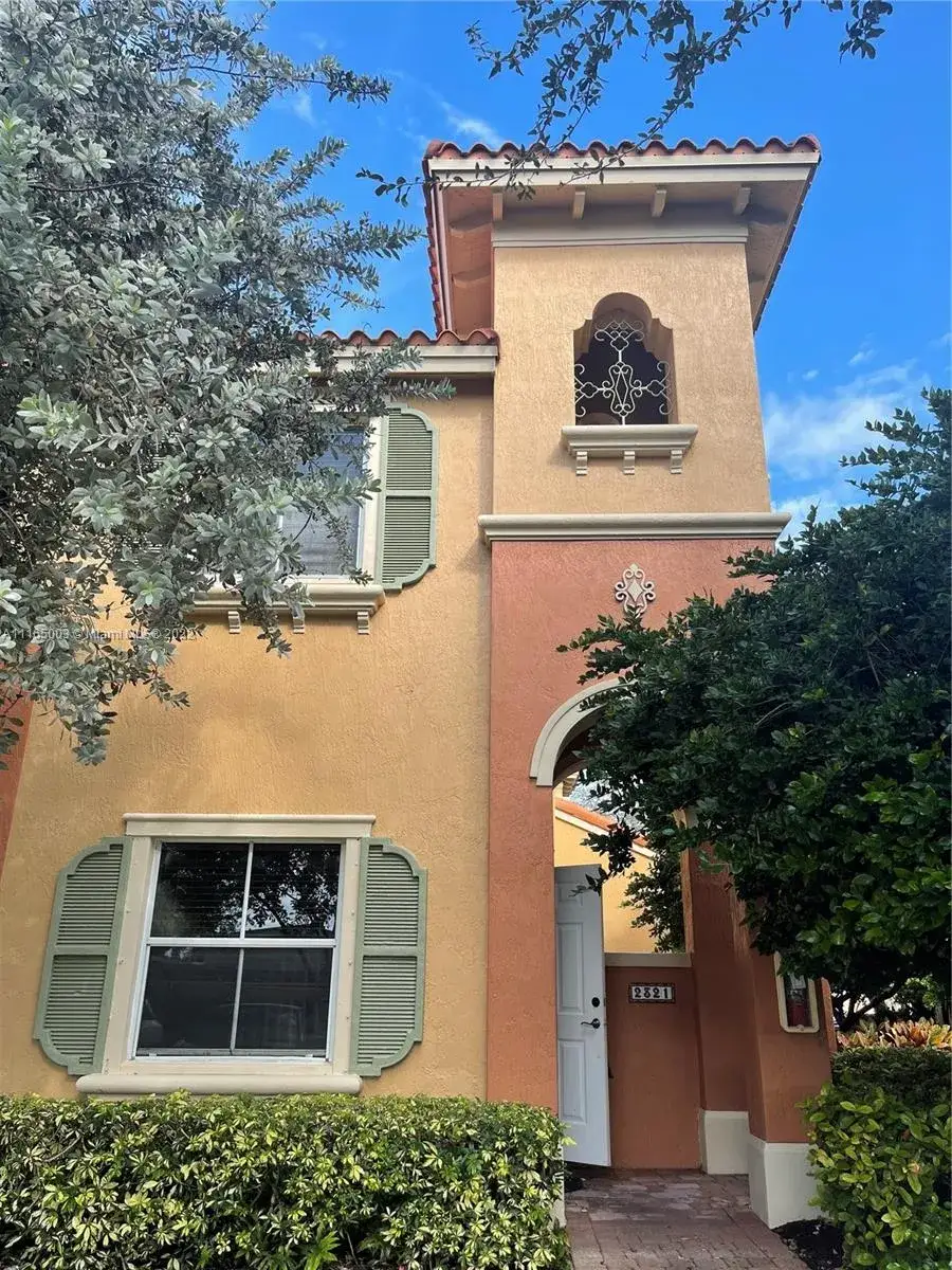 3 bedroom 2 bath Residential for sale at 2321 Mariner Ct, Fort Lauderdale FL 33312