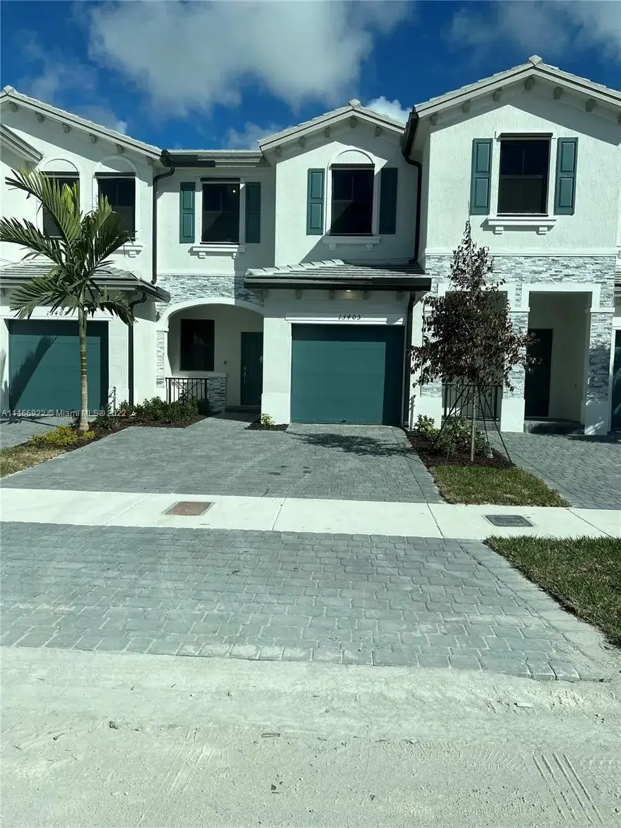3 bedroom 2 bath Residential for sale at 13405 SW 287th Ter, Homestead FL 33033