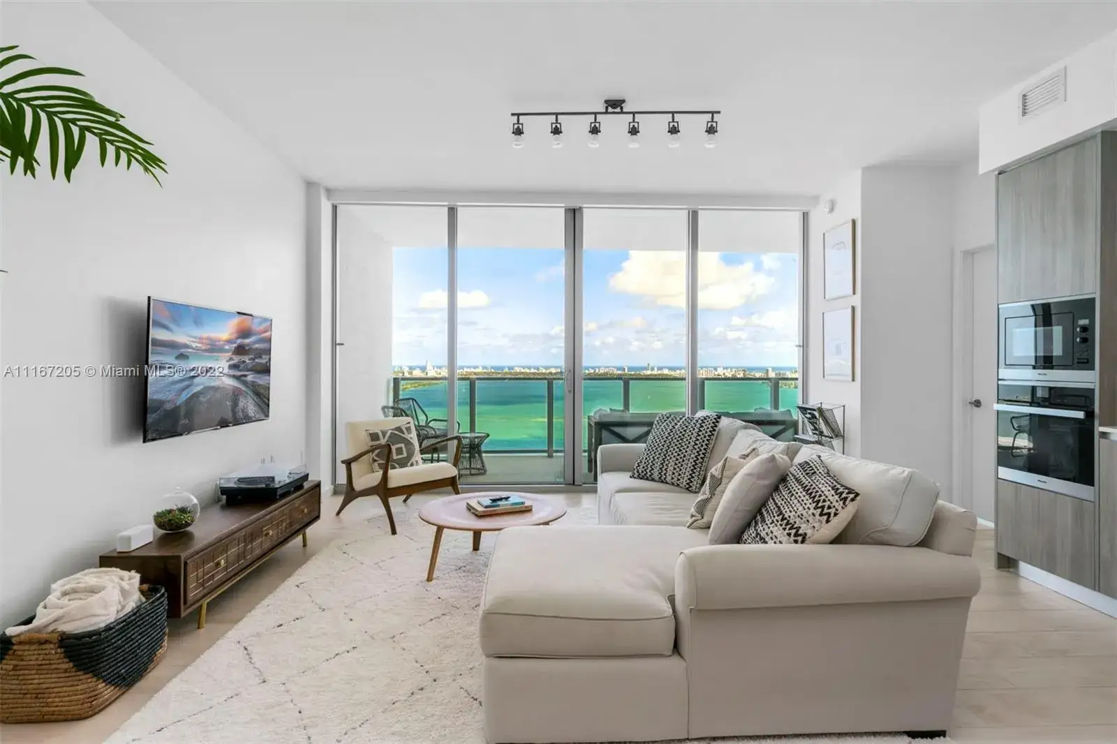 2 bedroom 2 bath Residential Lease for rent at 2900 NE 7th Ave # 3604, Miami FL 33137