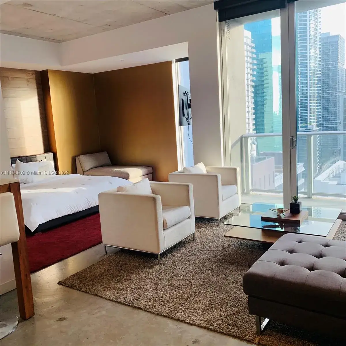 1 bedroom 1 bath Residential Lease for rent at 151 SE 1st St # 2009, Miami FL 33131