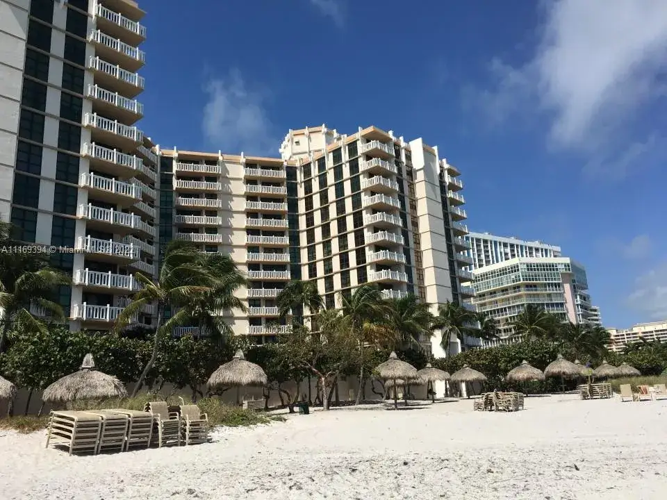2 bedroom 2 bath Residential Lease for rent at 1111 Crandon Blvd # A303, Key Biscayne FL 33149