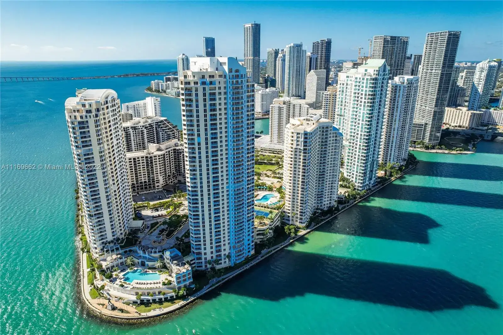1 bedroom 1 bath Residential for sale at 888 Brickell Key Dr # 2606, Miami FL 33131
