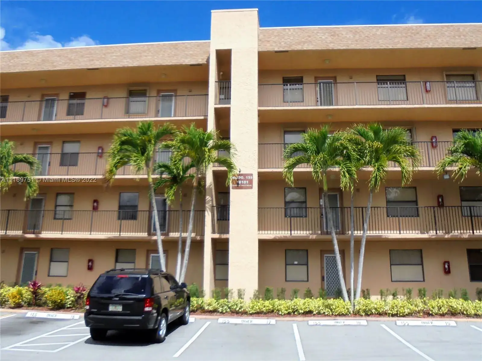 2 bedroom 2 bath Residential for sale at 10101 Sunrise Lakes Blvd # 408, Sunrise FL 33322