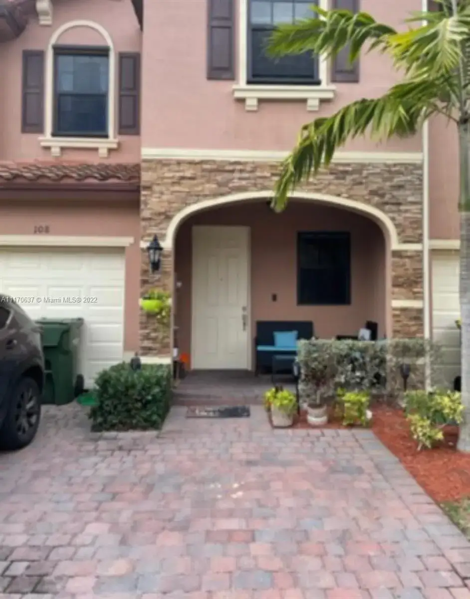 3 bedroom 2 bath Residential for sale at 108 SE 34th Ter, Homestead FL 33033
