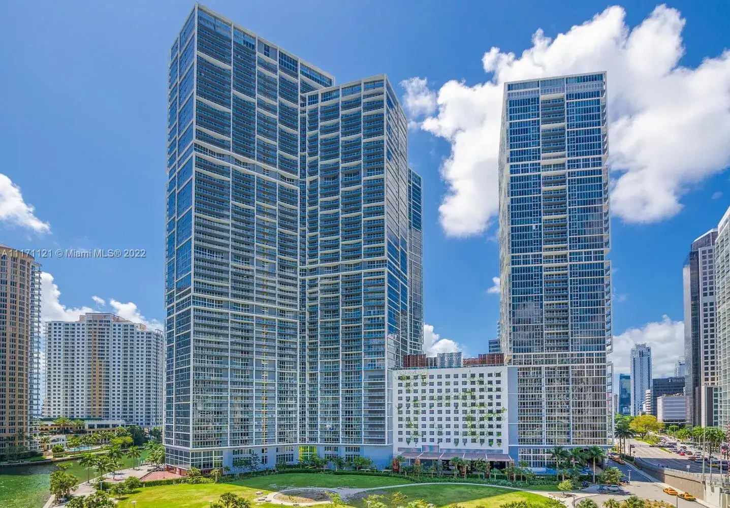 1 bedroom 1 bath Residential for sale at 495 Brickell Ave # 4607, Miami FL 33131