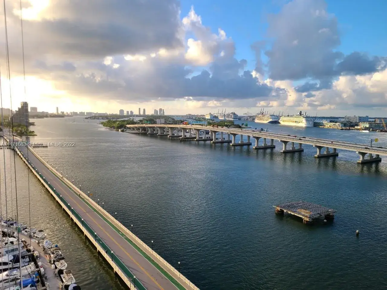1 bedroom 1 bath Residential for sale at 555 NE 15th St # 17K, Miami FL 33132