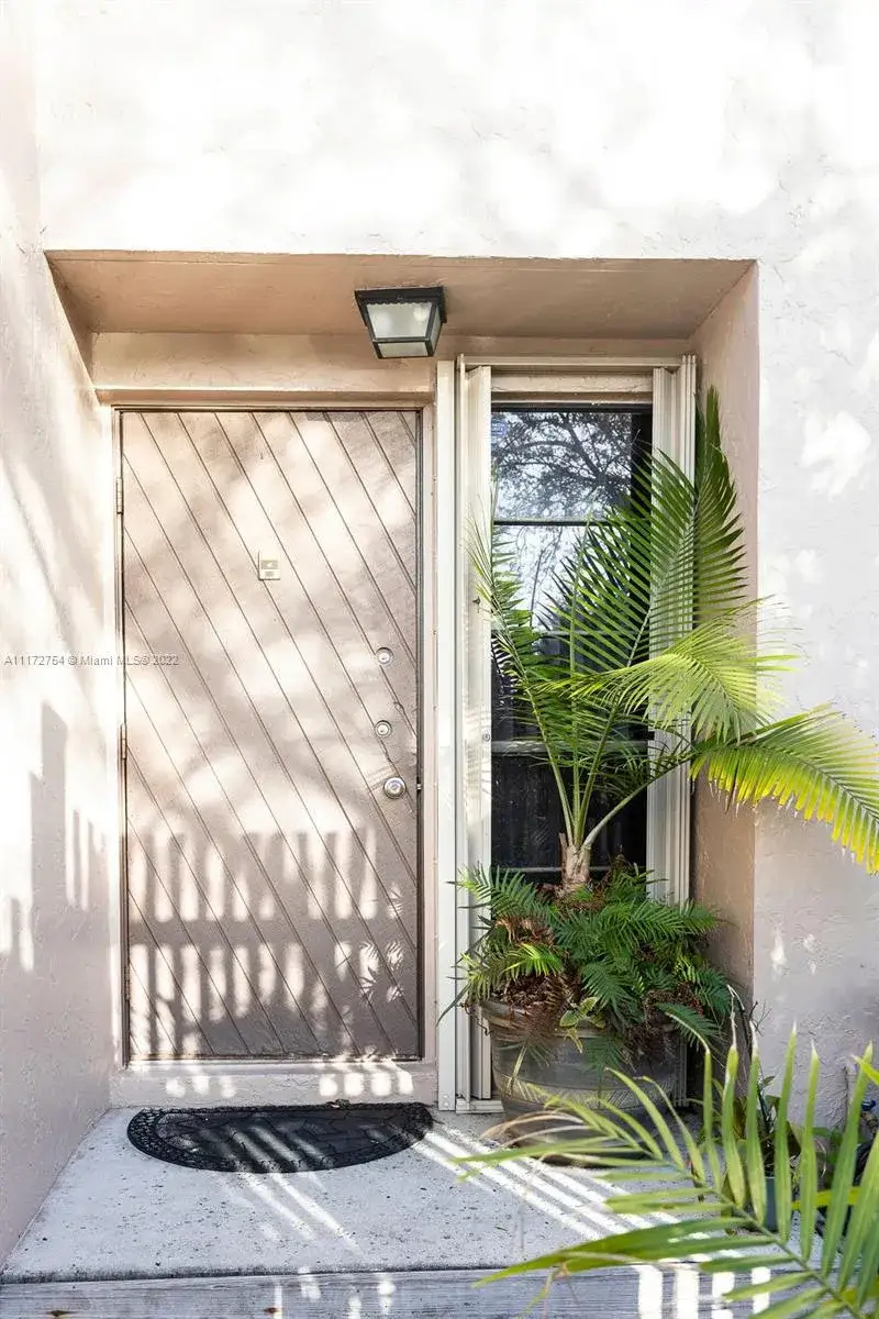 1275 NW 123rd Ter, Pembroke Pines FL 33026