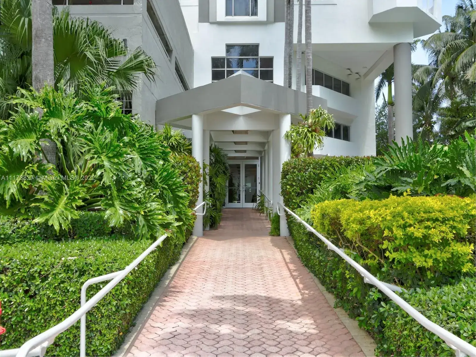 2 bedroom 2 bath Residential for sale at 1621 Bay Rd # 901, Miami Beach FL 33139