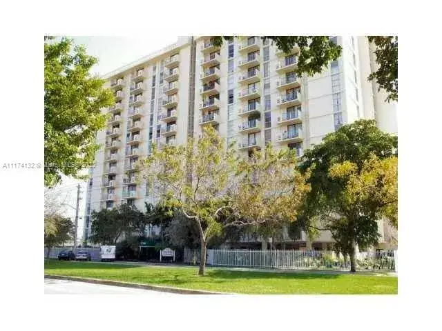 1 bedroom 1 bath Residential for sale at 2350 NE 135th St # 208, North Miami FL 33181