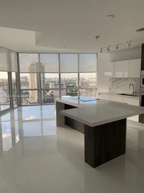 1 bedroom 2 bath Residential for sale at 851 NE 1st Ave # 2110, Miami FL 33132