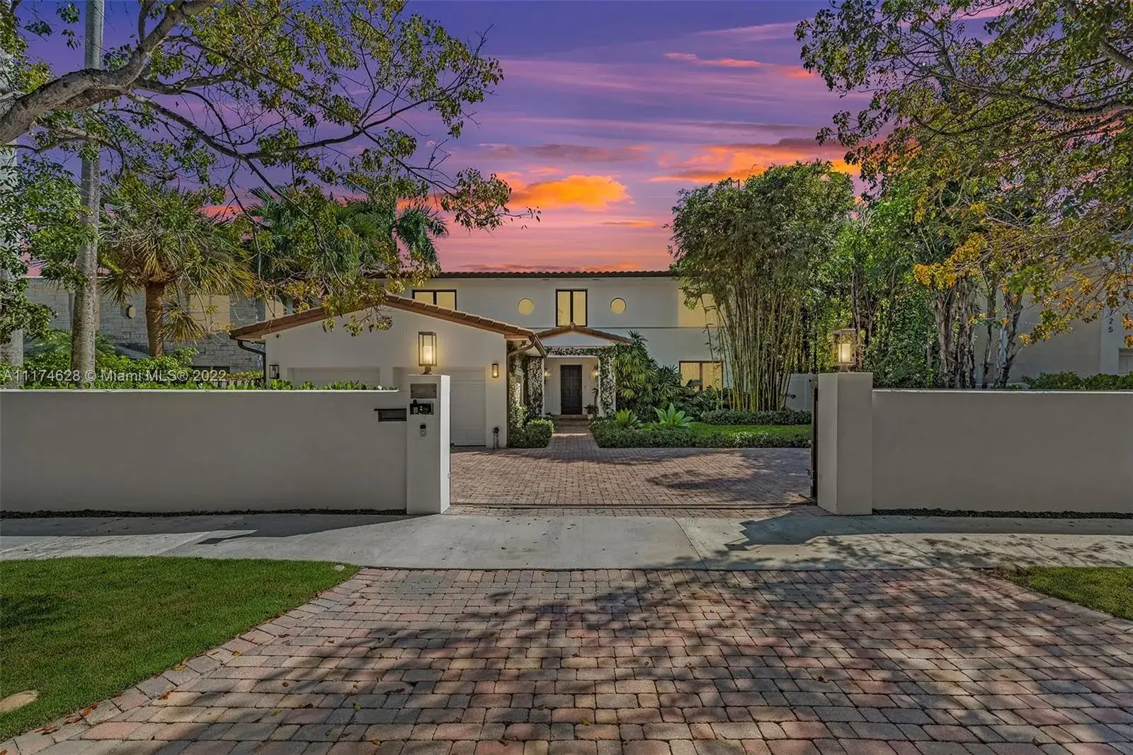 5 bedroom 5 bath Residential for sale at 5735 N Bay Rd, Miami Beach FL 33140