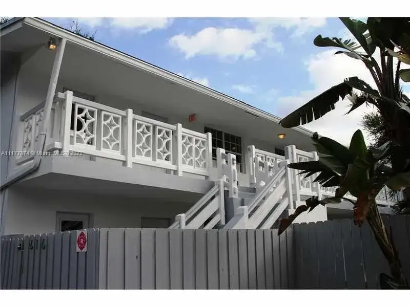2 bedroom 1 bath Residential Lease for rent at 616 SW 14th Ave # 104, Fort Lauderdale FL 33312