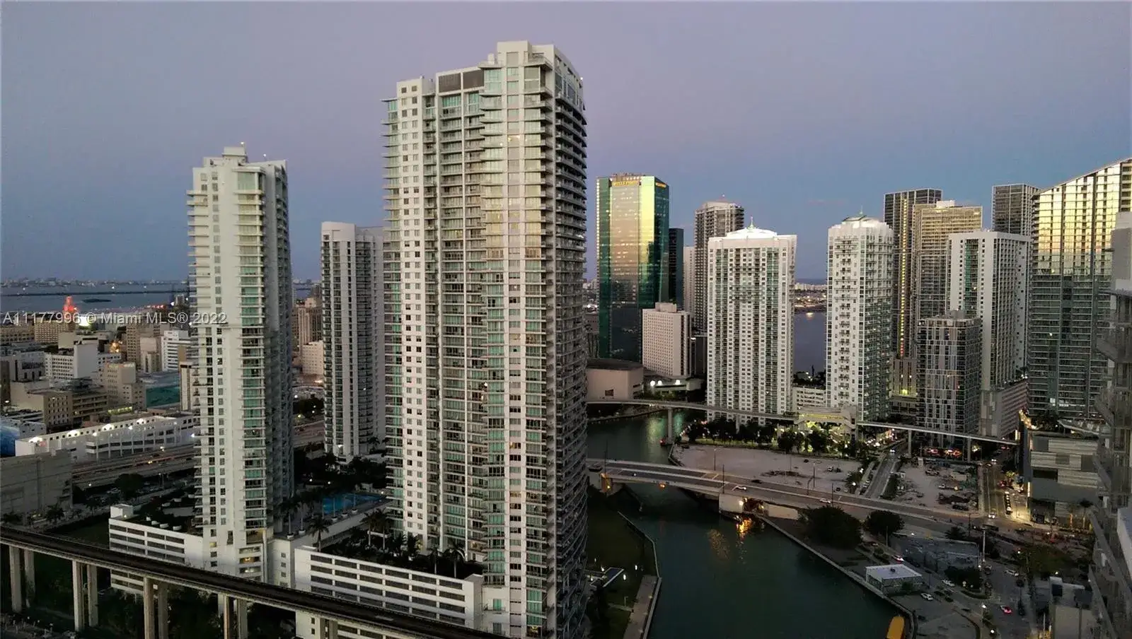2 bedroom 2 bath Residential for sale at 185 SW 7th St # 3503, Miami FL 33130