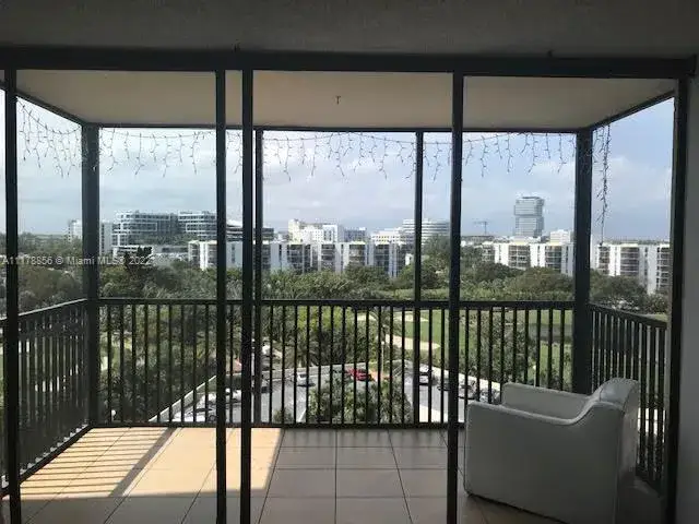 2 bedroom 2 bath Residential for sale at 20301 W Country Club Dr # 930, Aventura FL 33180