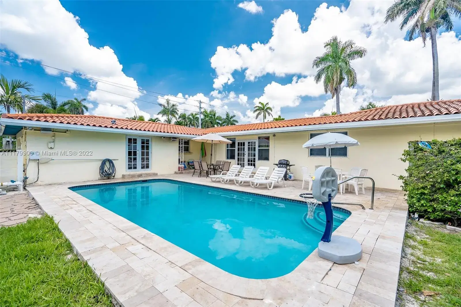 5 bedroom 3 bath Residential Lease for rent at 1254 Polk St, Hollywood FL 33019