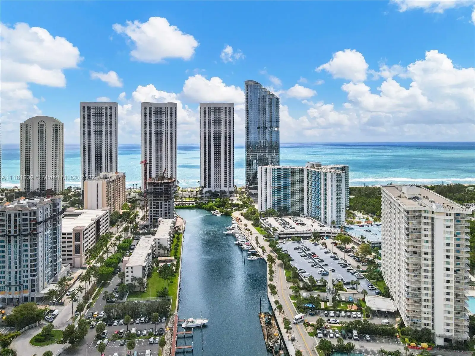 2 bedroom 2 bath Residential for sale at 100 Bayview Dr # 215, Sunny Isles Beach FL 33160