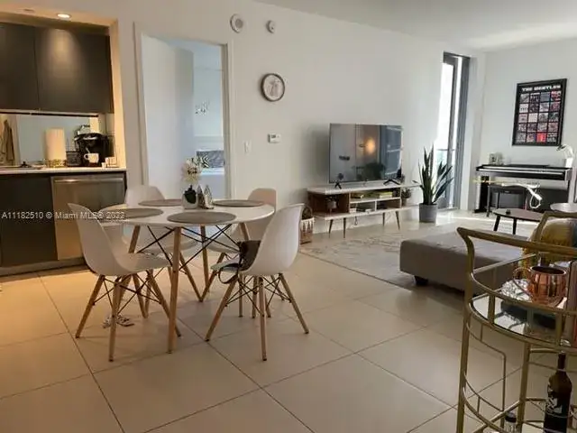 2 bedroom 2 bath Residential Lease for rent at 31 SE 6th St # 1907, Miami FL 33131