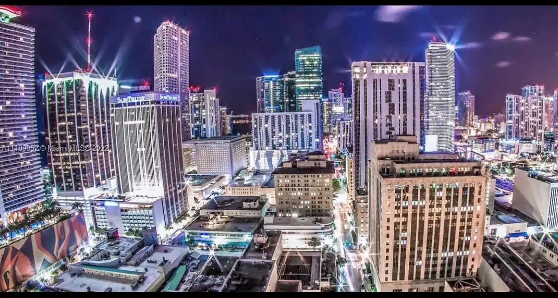 1 bedroom 1 bath Residential for sale at 133 NE 2nd Ave # 909, Miami FL 33132