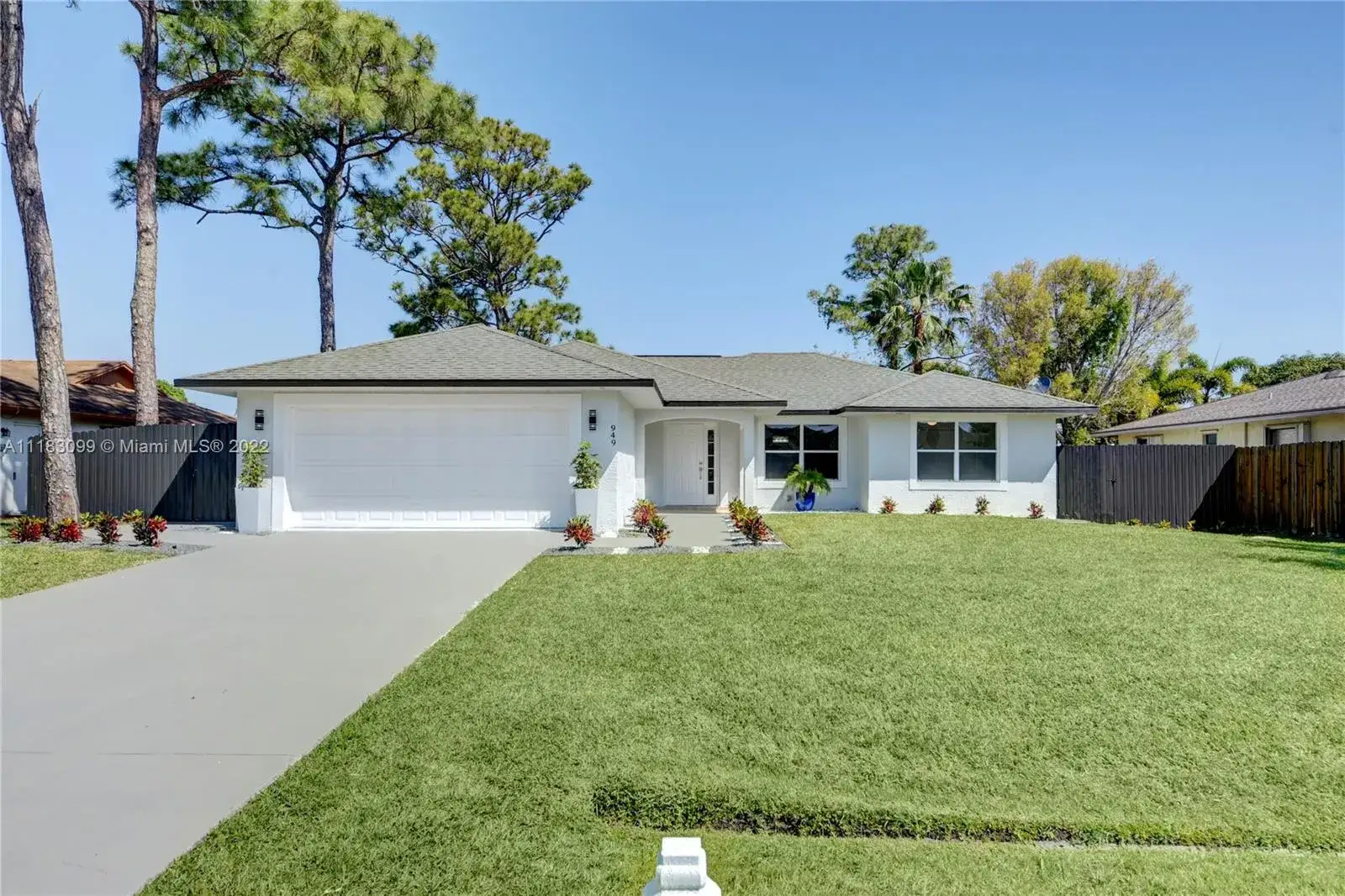 3 bedroom 2 bath Residential for sale at 949 SE Brookedge Ave, Port St. Lucie FL 34983