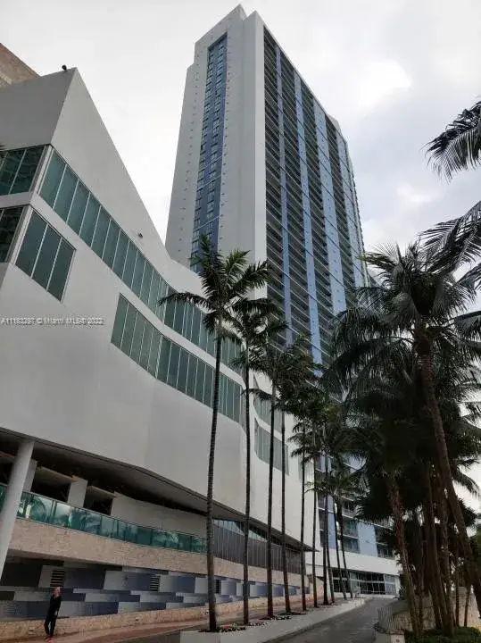 2 bedroom 2 bath Residential for sale at 325 S Biscayne Blvd # 3721, Miami FL 33131