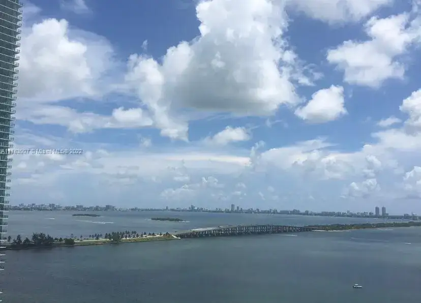 1 bedroom 1 bath Residential Lease for rent at 480 NE 30th St # 2004, Miami FL 33137