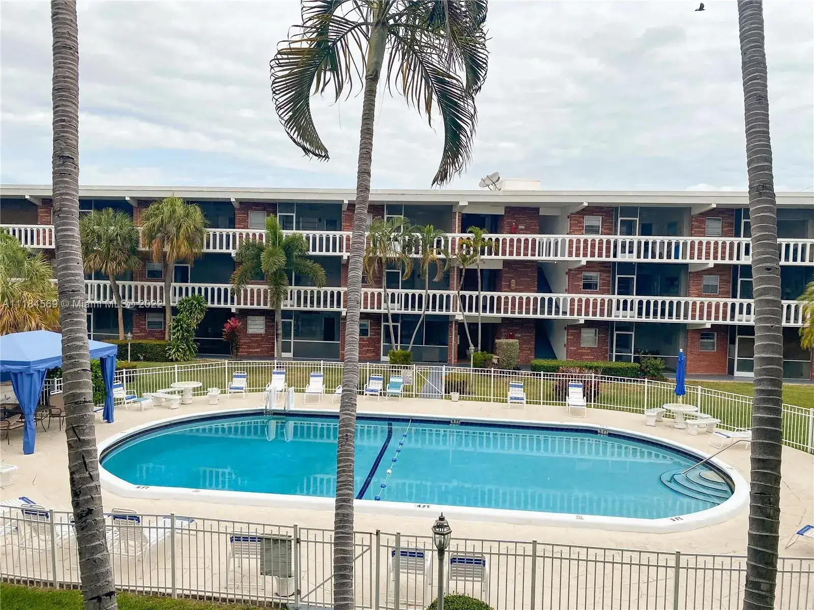 1 bedroom 1 bath Residential for sale at 181 NE 14th Ave # 22B, Hallandale Beach FL 33009