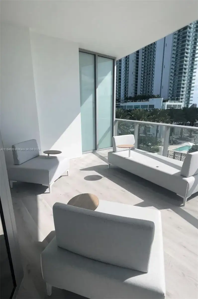 3 bedroom 3 bath Residential for sale at 851 NE 1st Ave # 909, Miami FL 33132