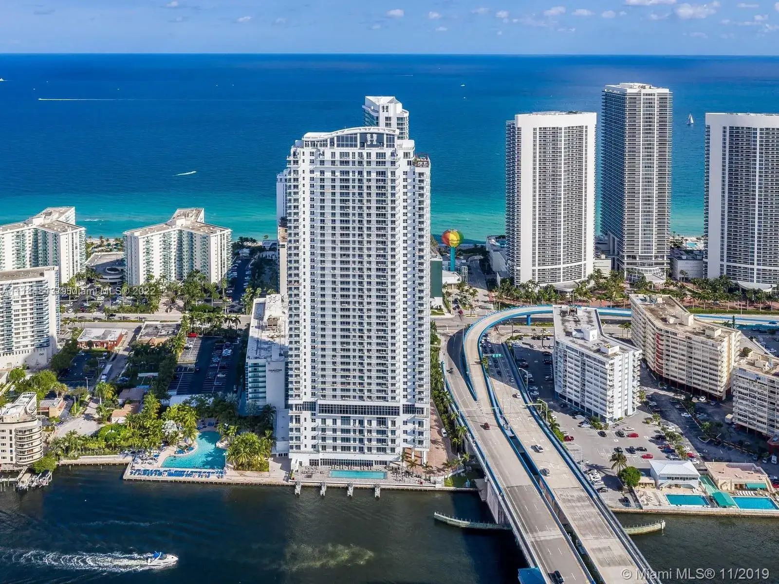 2 bedroom 2 bath Residential for sale at 4010 S Ocean Dr # R1405, Hollywood FL 33019