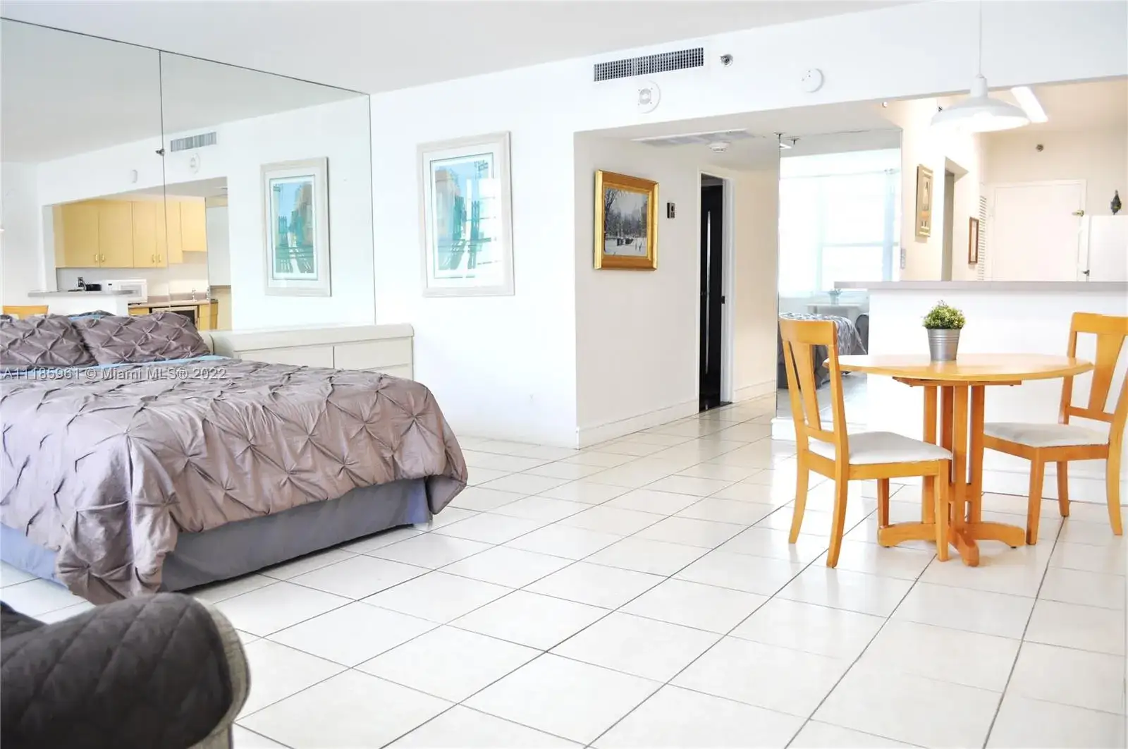 1 bath Residential Lease for rent at 100 Lincoln Rd # 828, Miami Beach FL 33139