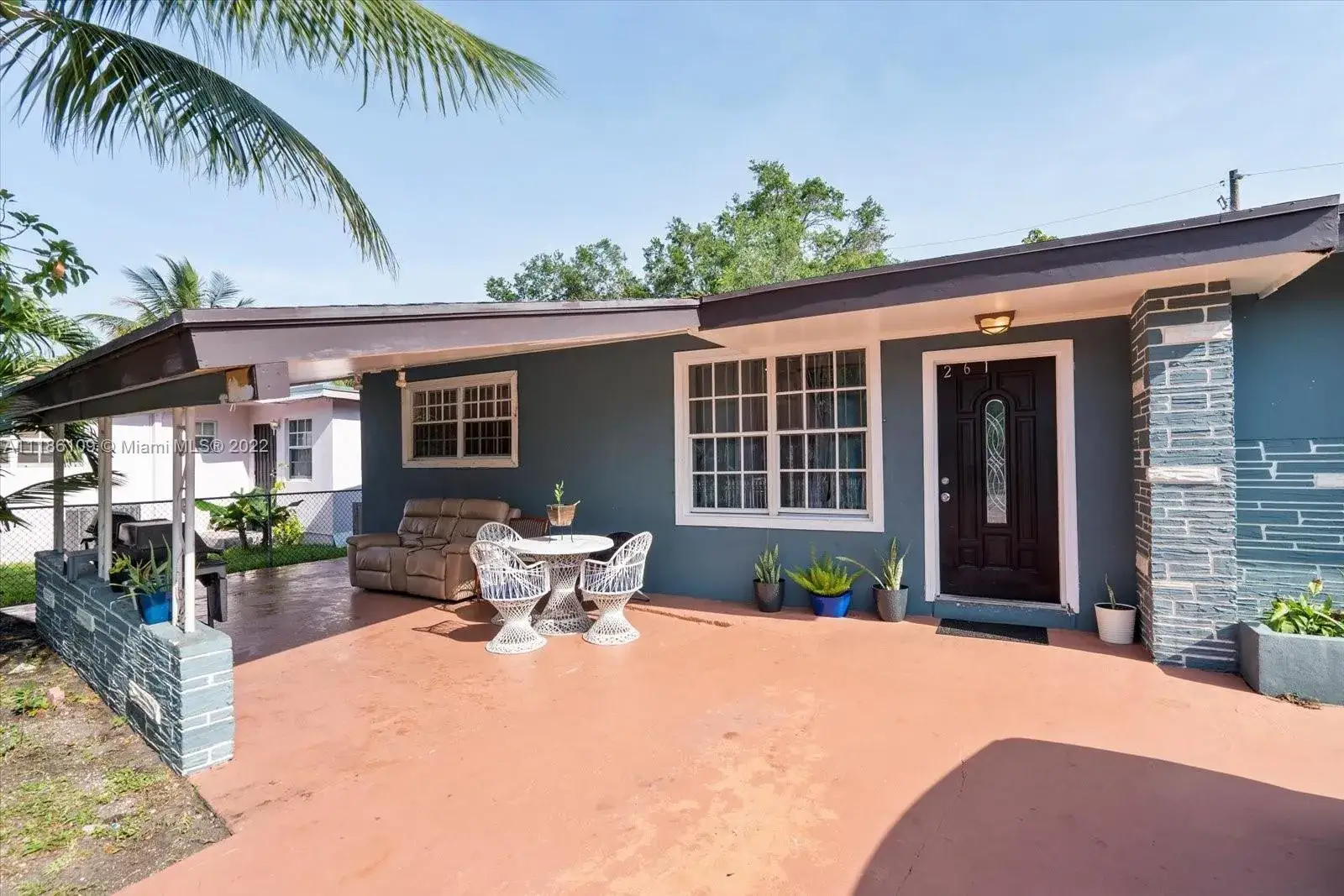 3 bedroom 2 bath Residential for sale at 261 NE 172nd St, North Miami Beach FL 33162