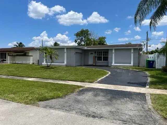 2 bedroom 2 bath Residential for sale at 8531 NW 25th St, Sunrise FL 33322